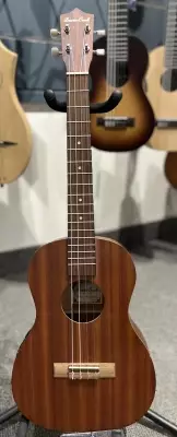 BeaverCreek - Mahogany Baritone Ukulele w/Electronics